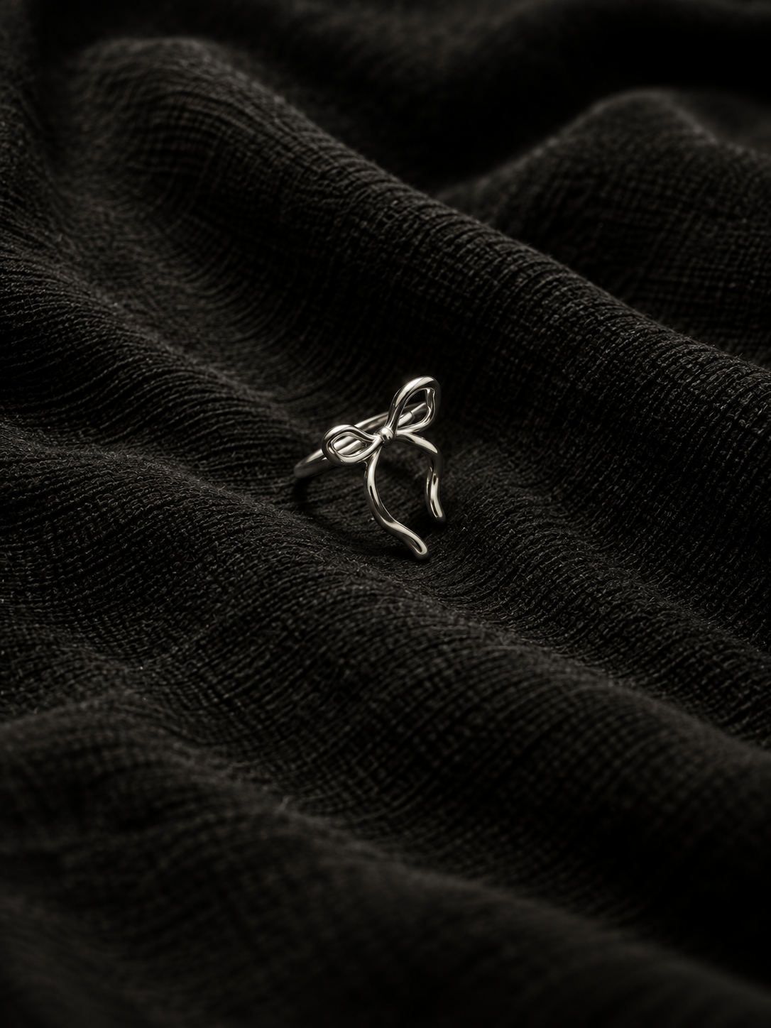Falling Ribbon Ring